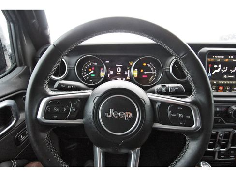 Used 2023 Jeep Wrangler Unlimited Sahara w/ Cold Weather Group AWD/4WD image 17