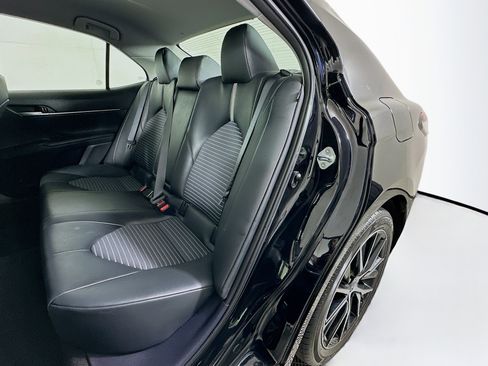 Used 2024 Toyota Camry SE image 25