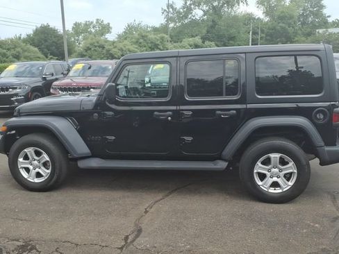 Used 2023 Jeep Wrangler Unlimited Sport AWD/4WD image 4