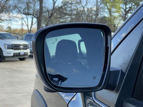 Used 2023 Nissan Frontier PRO-4X w/ Pro-4X Premium Package image 36