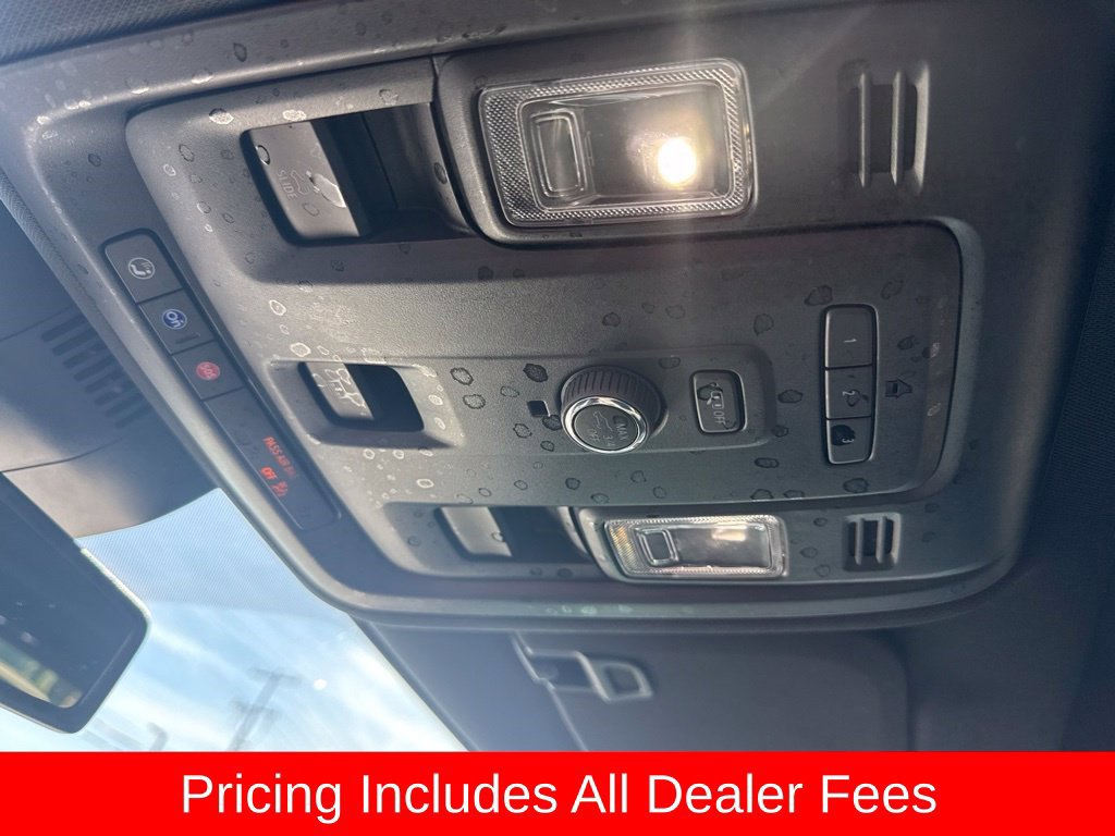 Used 2023 GMC Yukon SLT AWD/4WD image 5