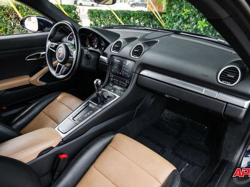 Used 2018 Porsche 718 Cayman RWD image 21