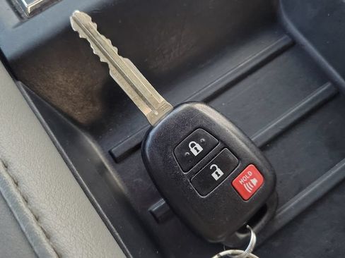 Certified 2019 Toyota Tundra Limited AWD/4WD image 23