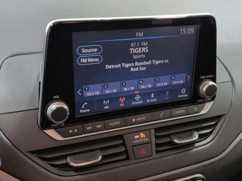 Used 2024 Nissan Altima 2.5 S AWD/4WD image 20