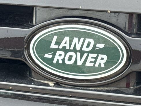 Used 2025 Land Rover Defender 110 S AWD/4WD image 9