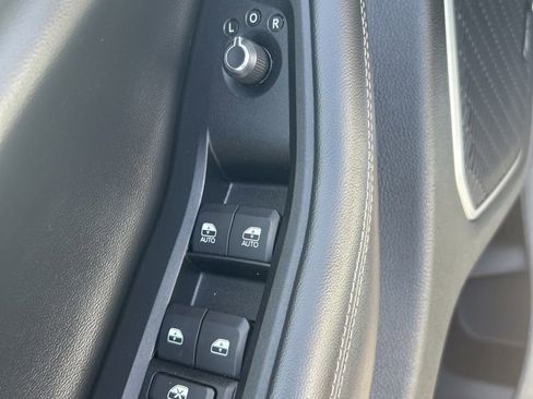 Used 2023 Jeep Grand Cherokee Limited w/ Black Appearance Package AWD/4WD image 25