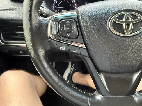 Used 2016 Toyota Avalon XLE image 29