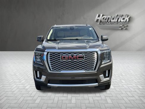 Used 2021 GMC Yukon Denali w/ Denali Ultimate Package AWD/4WD image 3