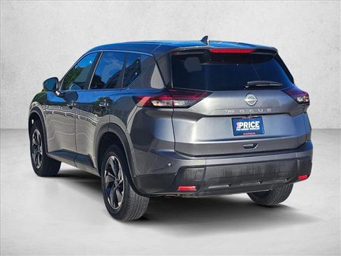 Used 2025 Nissan Rogue SV image 8