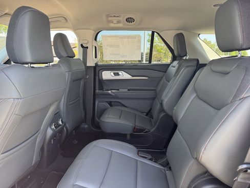 New 2026 Ford Explorer Active image 23