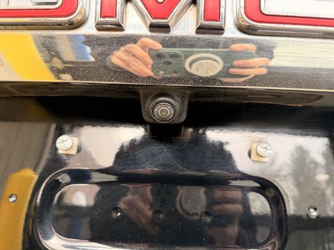 Used 2021 GMC Yukon SLT image 7