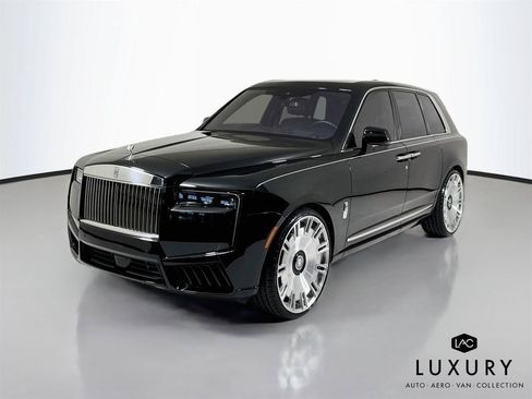 Used 2025 Rolls-Royce Cullinan AWD/4WD image 9