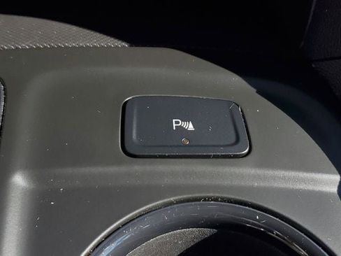 Used 2022 Chevrolet Equinox RS image 32