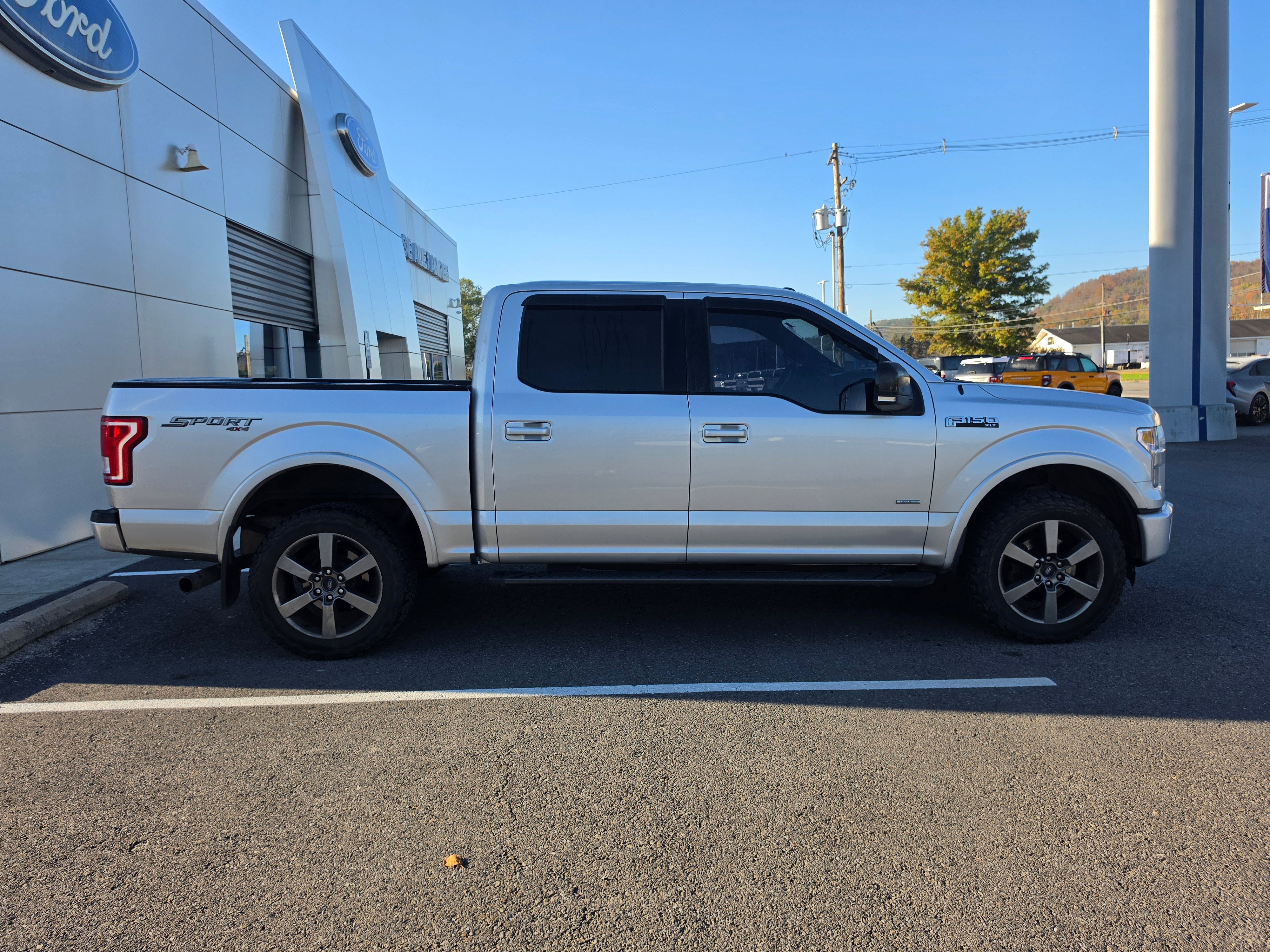 Used 2016 Ford F150 XLT w/ Equipment Group 302A Luxury AWD/4WD image 2