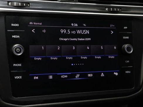 Used 2023 Volkswagen Tiguan SE AWD/4WD image 8