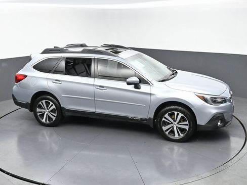 Used 2018 Subaru Outback 2.5i Limited image 46