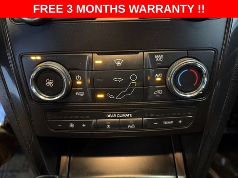 Used 2018 Ford Explorer XLT AWD/4WD image 19