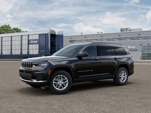 New 2025 Jeep Grand Cherokee L Laredo w/ Trailer Tow Package AWD/4WD image 2