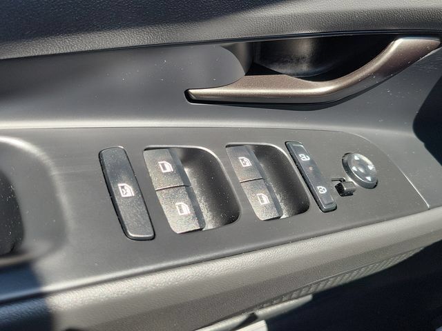 New 2026 Hyundai Elantra SEL Sport FWD image 17