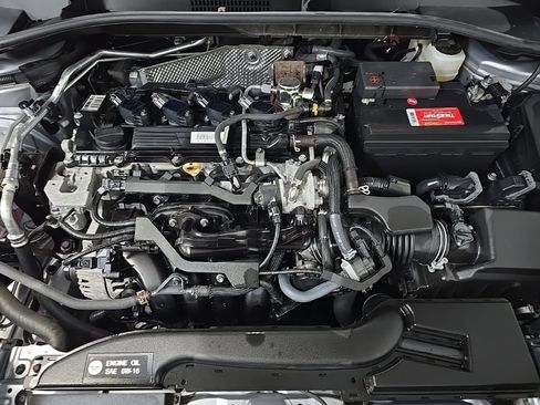 Used 2022 Toyota Corolla Cross XLE image 13