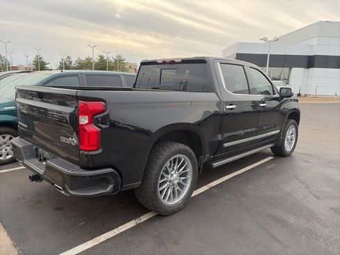 Used 2023 Chevrolet Silverado 1500 High Country w/ High Country Premium Package image 3