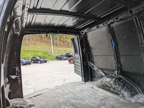 Used 2020 GMC Savana 2500 image 10