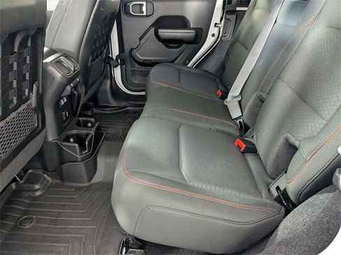Used 2021 Jeep Wrangler Unlimited Rubicon image 25