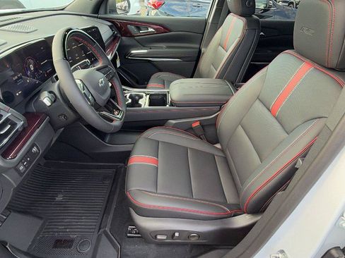 New 2027 Chevrolet Traverse RS w/ LPO, Floor Liner Package FWD image 17