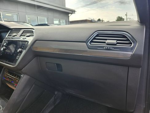 Certified 2024 Volkswagen Tiguan SE R-Line AWD/4WD image 15