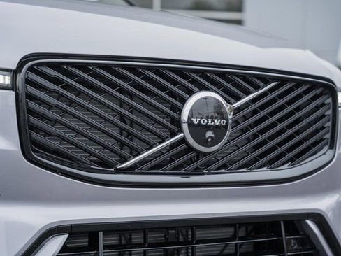 New 2026 Volvo XC60 B5 Plus w/ Protection Package Premier image 11