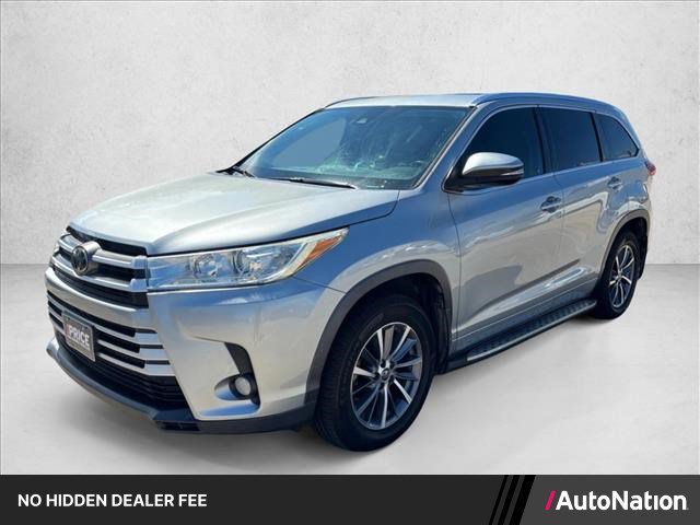Used 2017 Toyota Highlander XLE FWD image 1