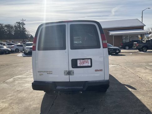 Used 2015 GMC Savana 2500 RWD image 4