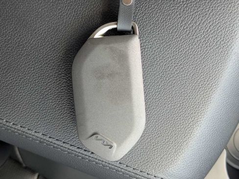 Used 2026 Kia Sportage EX FWD image 33