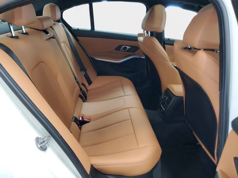 Used 2025 BMW 330i Sedan w/ Convenience Package image 27