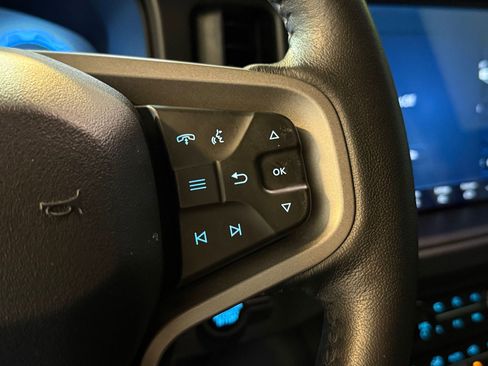 Used 2025 Ford Bronco Badlands image 29