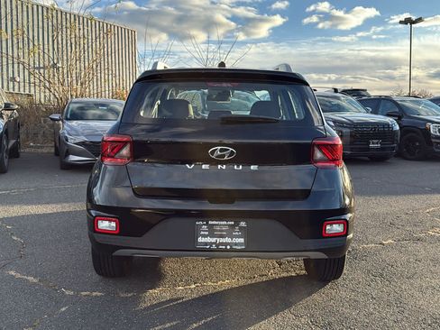 Used 2025 Hyundai Venue SEL image 4