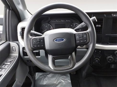 Certified 2024 Ford F350 XLT w/ 360-Degree Camera Package image 12