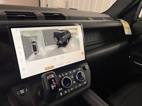 New 2026 Land Rover Defender 130 X-Dynamic SE image 35