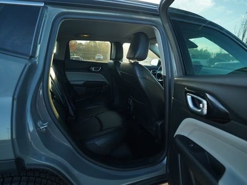 Used 2022 Jeep Compass Limited image 22