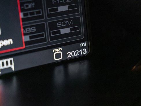 Used 2013 Ferrari 458 Italia Coupe image 34