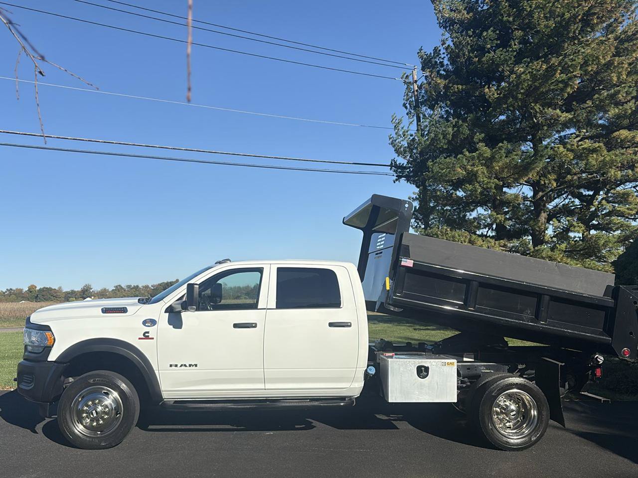 Used 2022 RAM 5500 Tradesman AWD/4WD image 2
