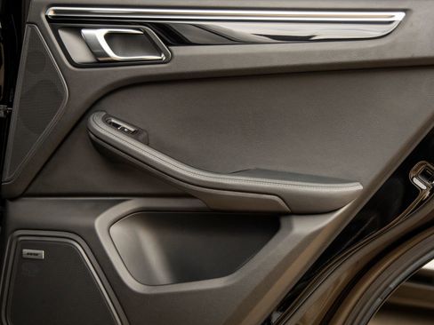 Certified 2023 Porsche Macan Turbo image 44