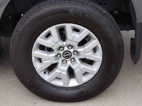 Used 2023 Nissan Frontier SV w/ SV Premium Package RWD image 30