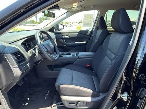 Used 2025 Nissan Rogue SV AWD/4WD image 32