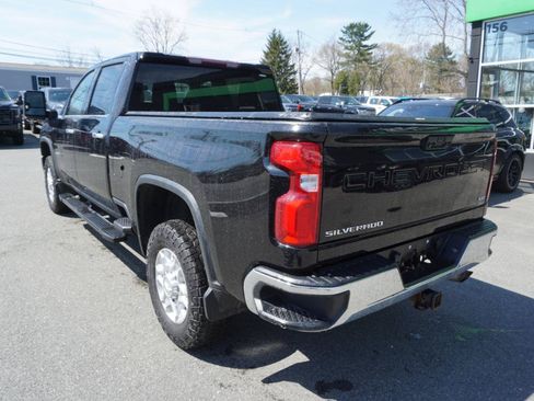 Used 2020 Chevrolet Silverado 2500 LTZ w/ Z71 Off-Road Package AWD/4WD image 9