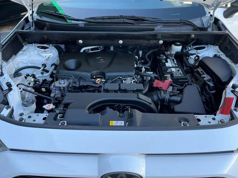 Used 2019 Toyota RAV4 LE image 29