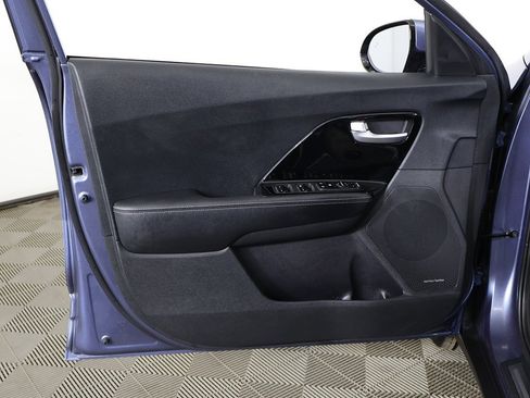 Used 2022 Kia Niro Touring Special Edition image 25