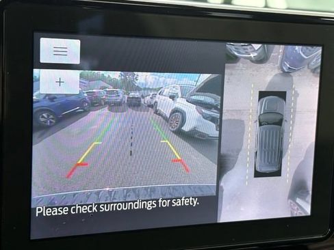 Used 2023 Ford Explorer Limited w/ Equipment Group 301A AWD/4WD image 19