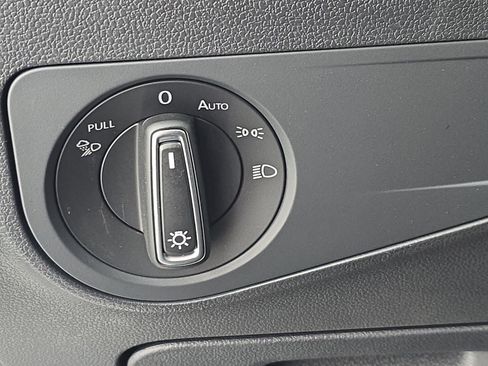 Certified 2024 Volkswagen Tiguan SEL R-Line image 25