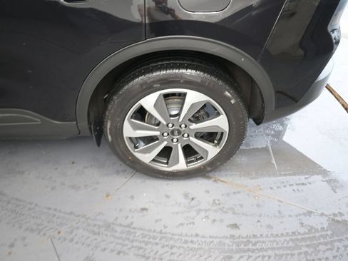 Used 2024 Ford Escape Platinum AWD/4WD image 18